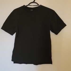 Black t-shirt crop top